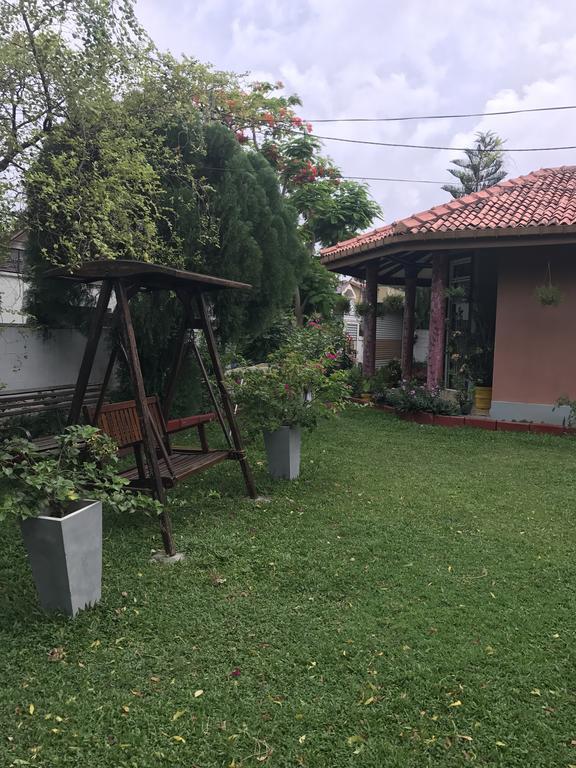Ared Villa Katunayaka Luaran gambar