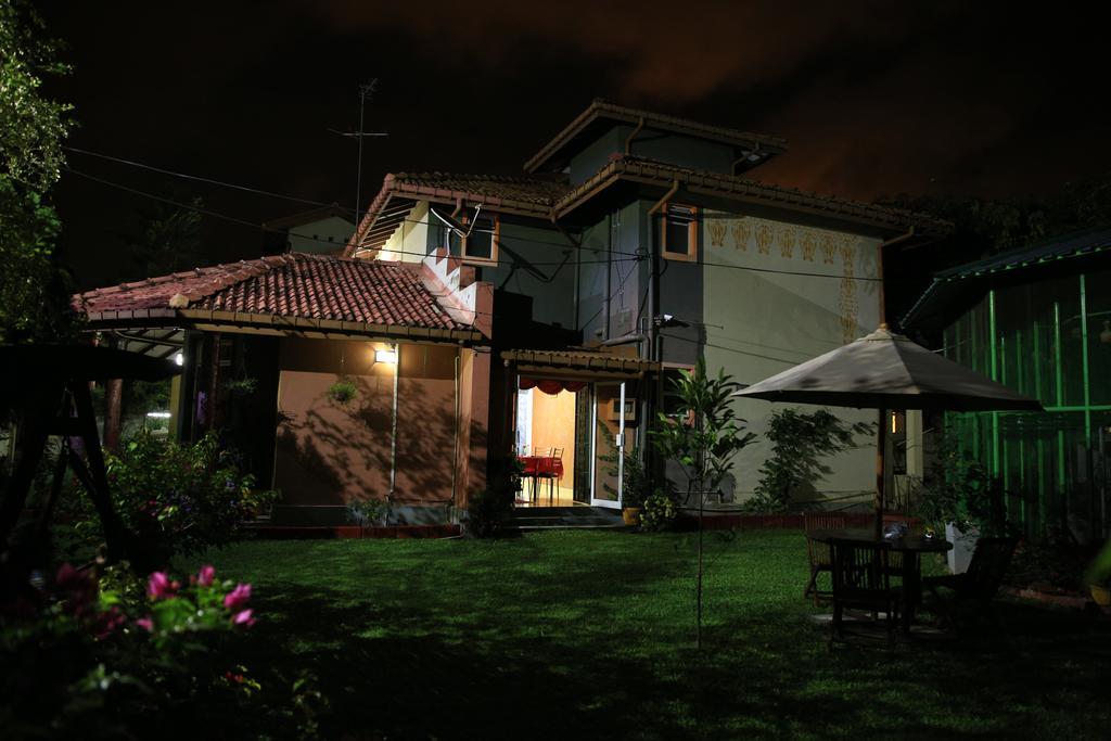 Ared Villa Katunayaka Luaran gambar