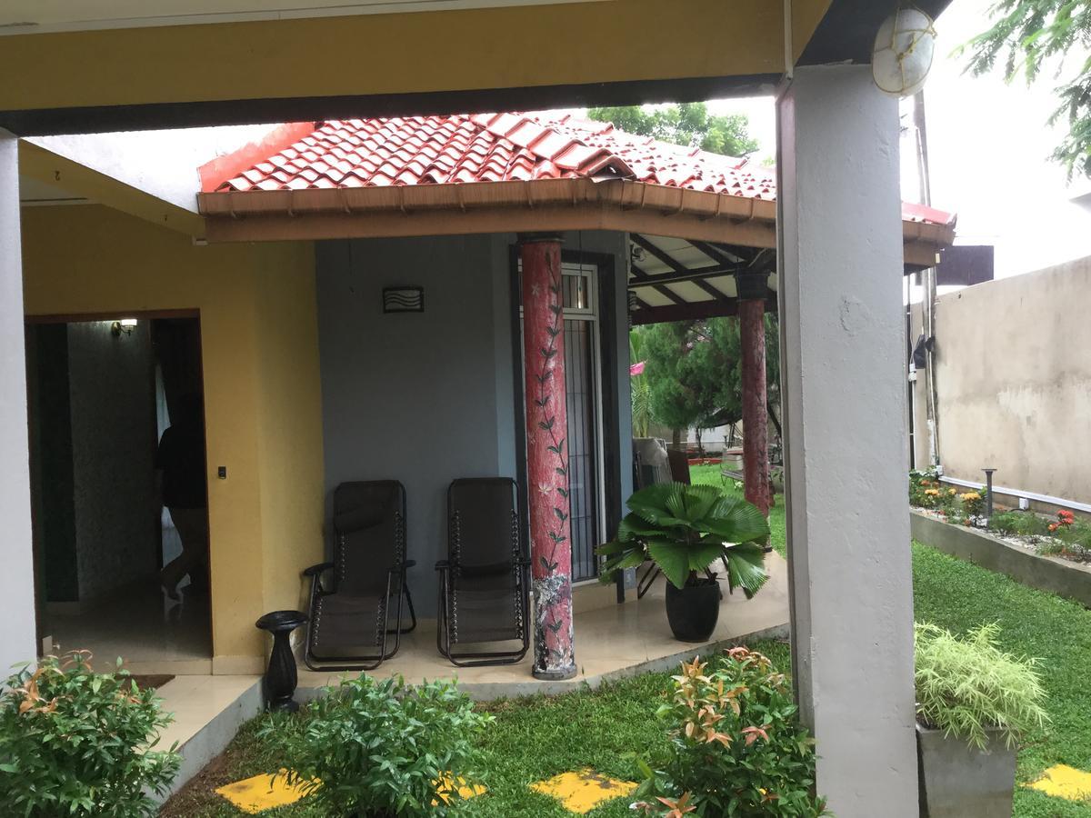 Ared Villa Katunayaka Luaran gambar
